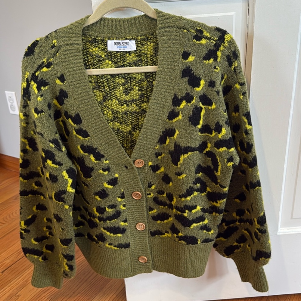 Cardigan sweater